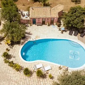Dependance In Con Piscina Raguse