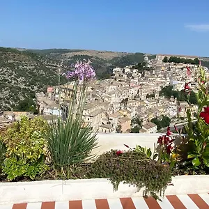 Super Giu - Rooftop Skyline Ragusa
